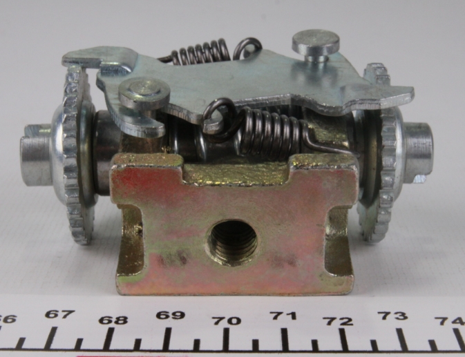 Трещетка колодок DB208-310